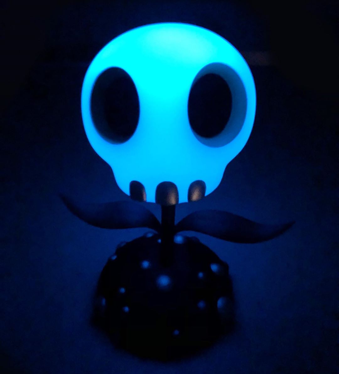 5" Skull Flower Blue GID vinyl art toy by Tara McPherson x ToyQube