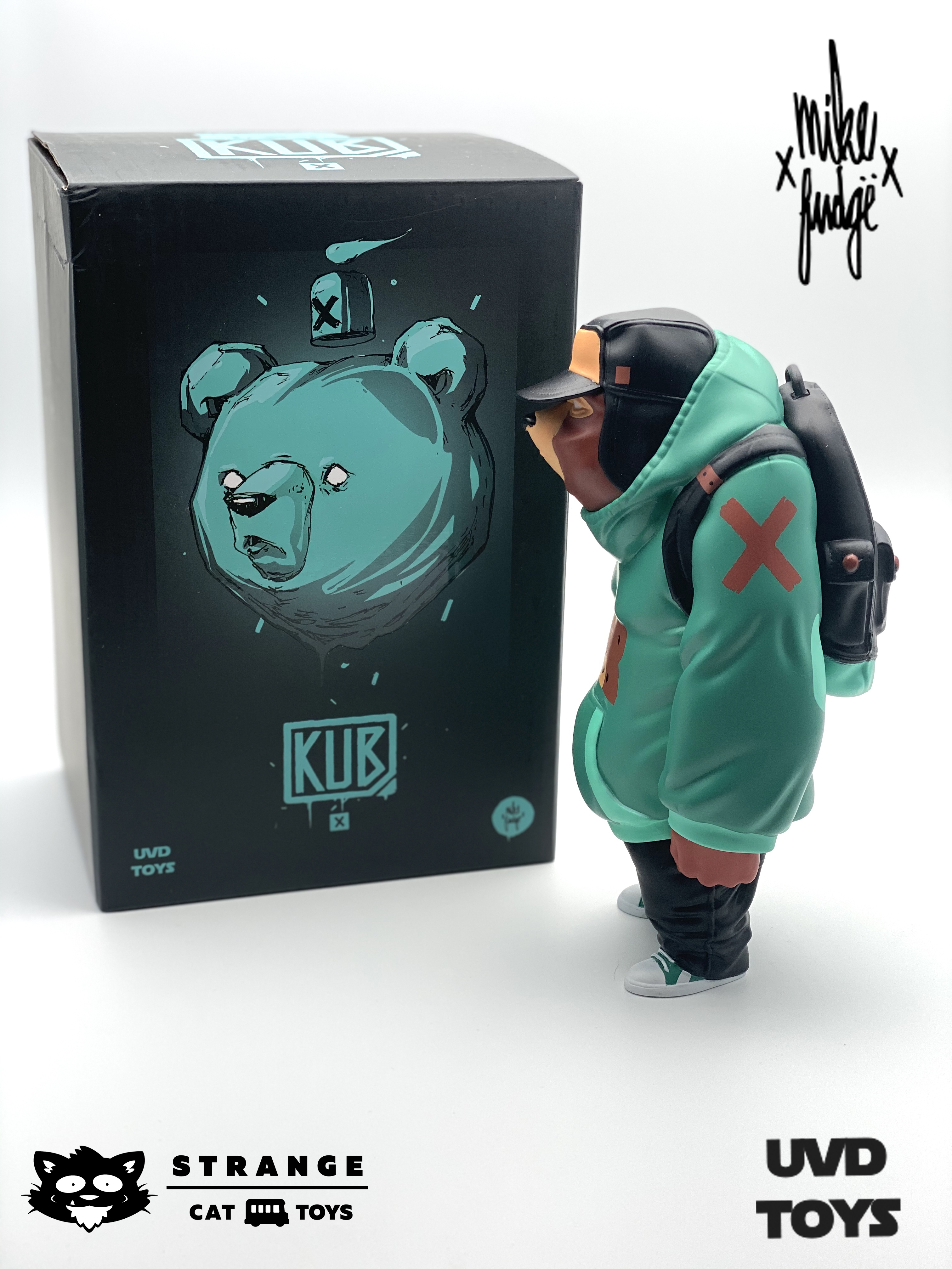 Strangecat Exclusive Kub Teal vinyl art toy from artist Mike Fudge and UVD Toys.